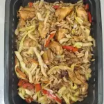 Salteado de Pollo, Arroz y Vegetales