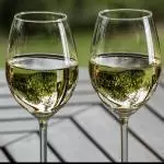 BLANCO / TINTO  DE LA CASA