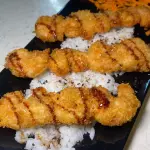 Brochetas empanizadas.