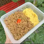 Carne moída com purê de banana
