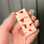 CHOCOLATE  BRANCO COM MORANGO