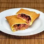 Pastel de Calabresa com queijo