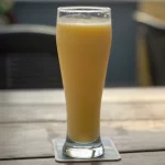 Jugo natural en agua