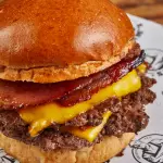 BACON CHEDDAR BURGER DOBLE