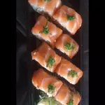 URAMAKI SALMAO GRELHADO ESPECIAL