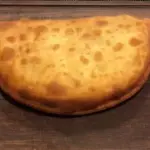 FOGAZZA FRANGO, MILHO, QUEIJO