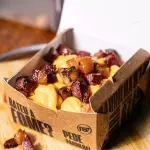 Batata Frita com Cheddar e Bacon