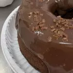 Caseirinho com cobertura de chocolat