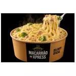 Fettucine ao molho Alfredo c brócoli