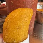 EMPANADA DE CARNE FRITA