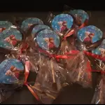 Pirulito de chocolate com topo