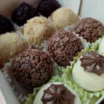 Caixa com Brigadeiros Mistos