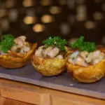 Cocas de Platano con Camaron al Coco
