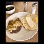 HIGADO ENCEBOLLADO O  A LAPLANCHA