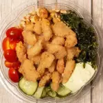 Poke camarão empanado
