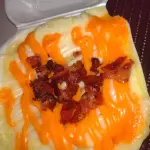 BATATA RECHEADA DE QUEIJO