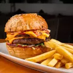 HAMBURGUESA DE CARNE MAROUSH