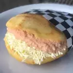 Arepa frita pate de diablito
