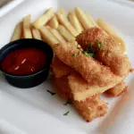Deditos de pescado apanados
