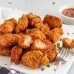 Nuggets de Pollo con Papas Fritas