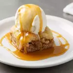 TORTA DI MELE CALDA Y GELATO