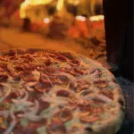 PIZZA CALABRESA ACEBOLADA