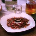 CHAPULINES AL MEZCAL