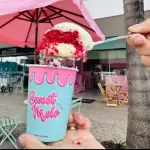 Bolo Red velvet com limão