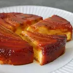BOLO DE BANANA CARAMELIZADA