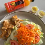 Ensalada Clásica con pollo + Frugos