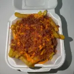 Batata frita G com cheddar e bacon