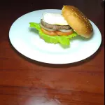 Hamburguesa con huevo frito