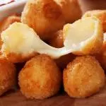 BOLINHA DE QUEIJO