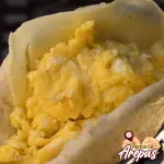 Arepa Con Huevos Revueltos