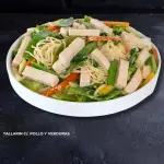 Tallarin con "POLLO" y verduras
