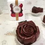 Rosa red velvet bañada en chocolate