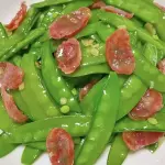 GUISANTE SALTEADO CON SALCHICH荷兰豆炒腊肠