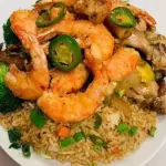 PLATILLO DE 3 GUISADOS CON CAMARONES