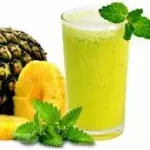 Suco Natural de Abacaxi com Hortelã