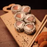 Uramaki Filadélfia (8 UNIDADES)