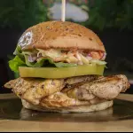 HAMBURGUESA AHUMADA DE POLLO