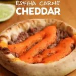 Esfiha Carne com cheddar