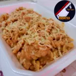 MACARRÃO CREMOSO COM ISCAS DE FRANGO