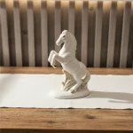 YEGUA PORCELANA