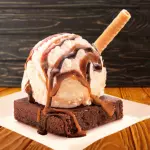 Brownie con Helado
