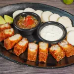 Chicharrón con Bollo 🐷