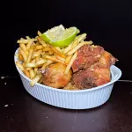 FRANGO À PASSARINHO + FRITAS