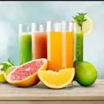 Jugo natural en agua