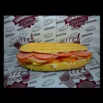 SANDWICH SUPER MIXTO DE POLLO.