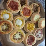 12 esfihas + 1coca cola 2lt